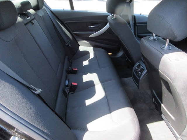 17 318i(109)black-06