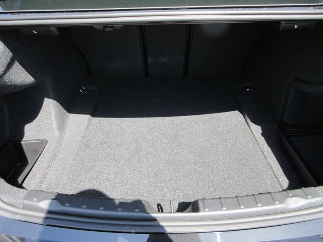 17 318i(109)black-07