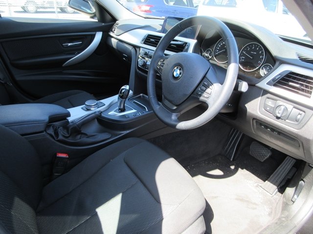 17 318i(109)black-16