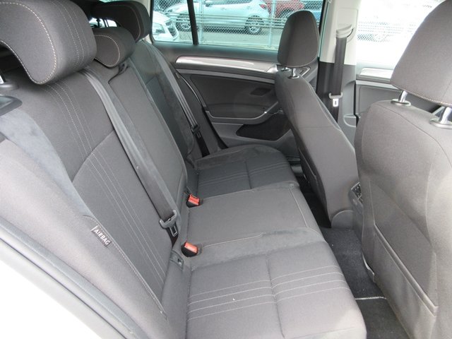 17 Golf Alltrack(386)white-06