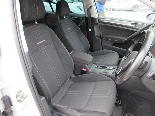 17 Golf Alltrack(386)white-21