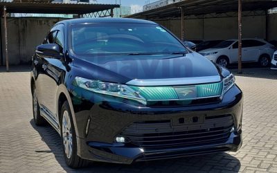 3825 Toyota Harrier SOLD