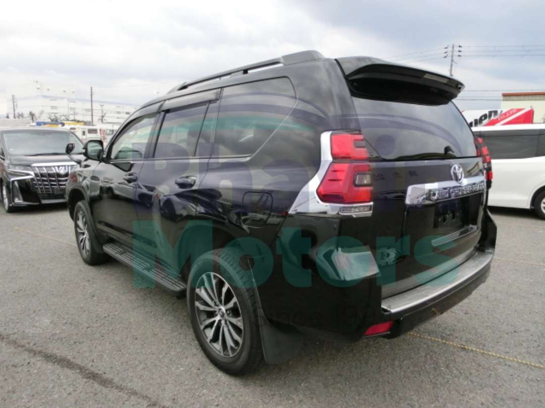 GridArt_20250222_095843274