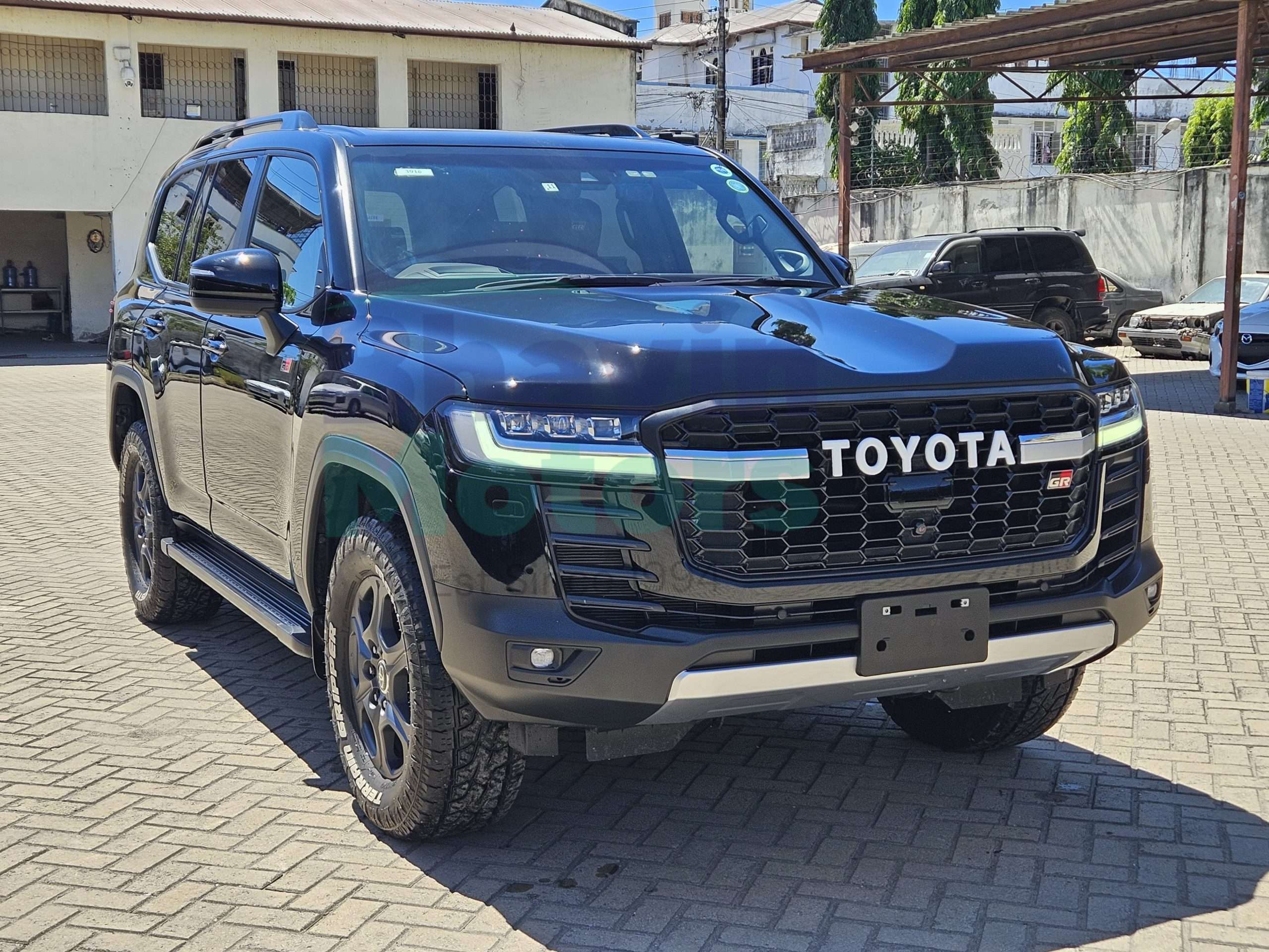 GridArt_20250324_083233116