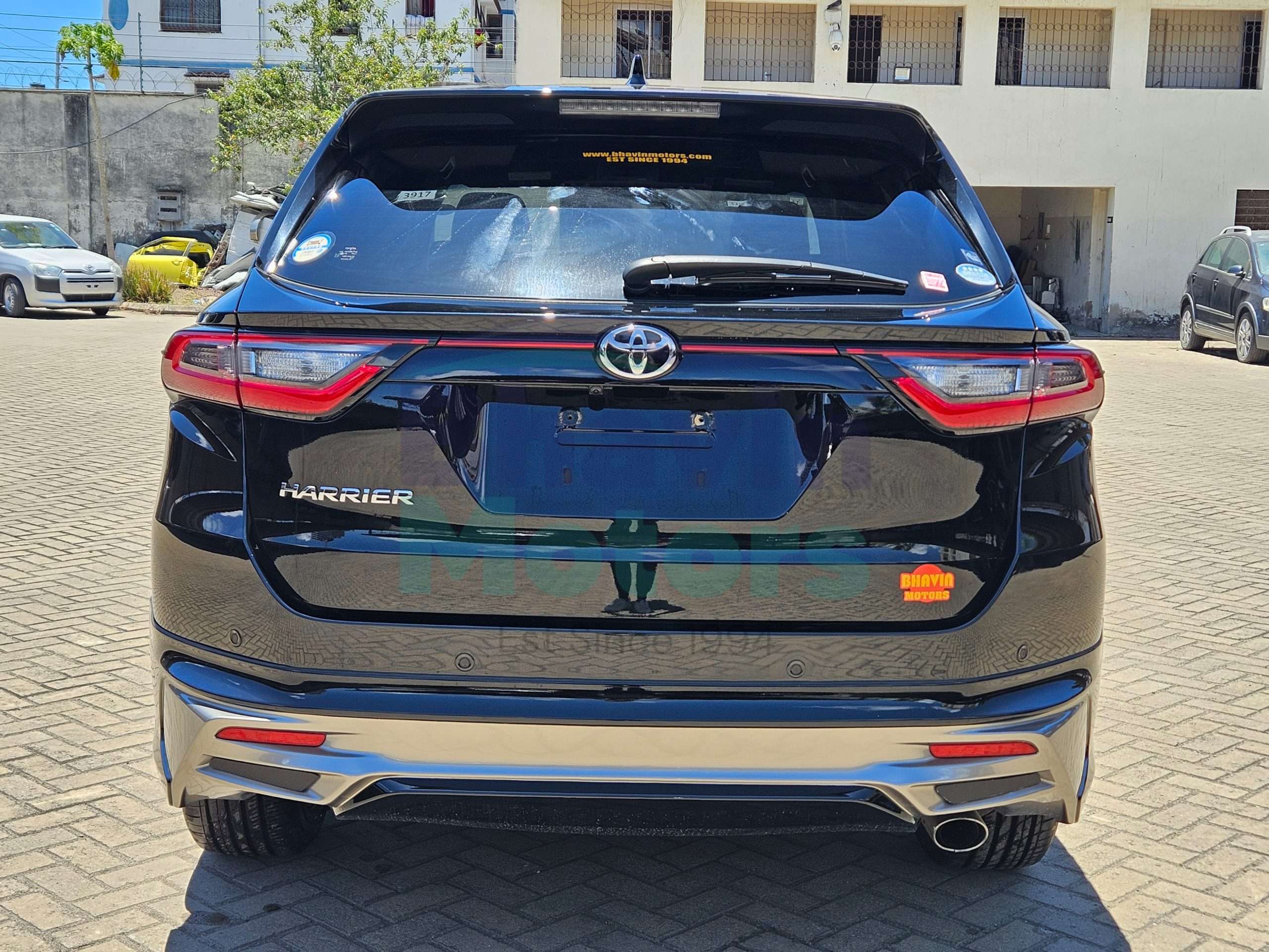 GridArt_20250324_104356530