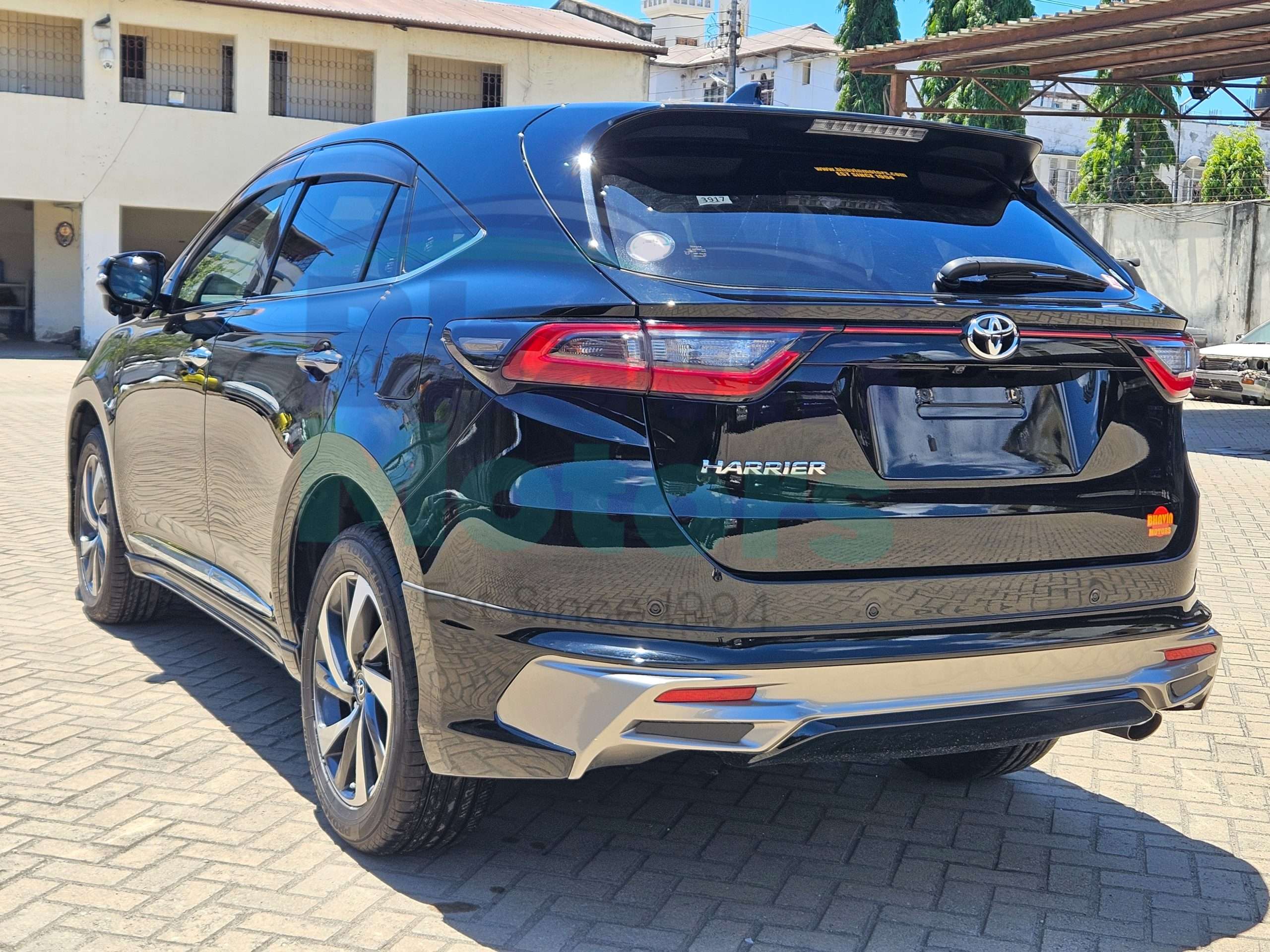 GridArt_20250324_104459673