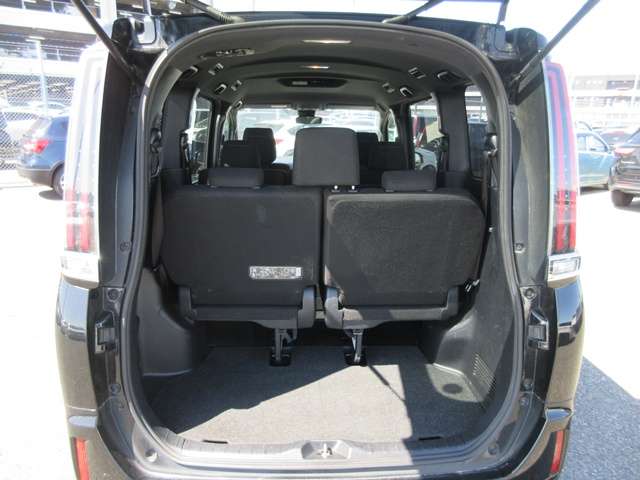 18 Esquire(467)black-07