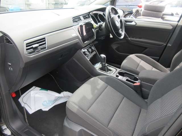 18 Golf Touran(853)black-03