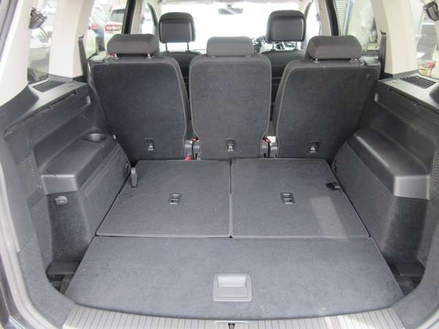 18 Golf Touran(853)black-09