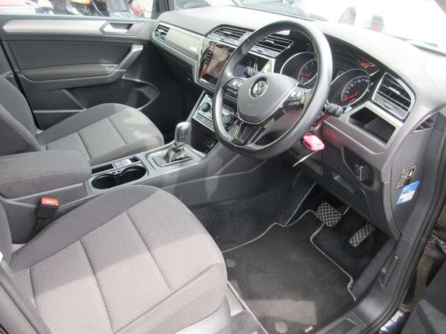 18 Golf Touran(853)black-20