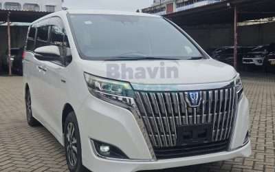 3933 Toyota Esquire Hybrid SOLD!!