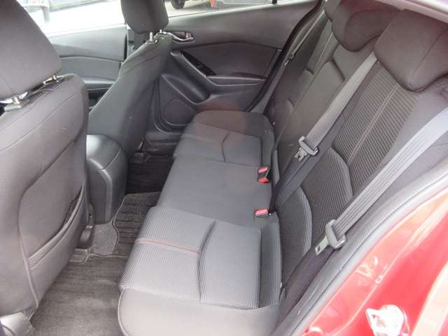 18 Axela Sport(934)red-06