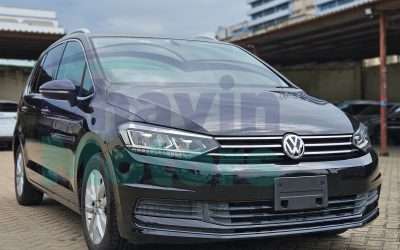 3988 Volkswagen Golf Touran