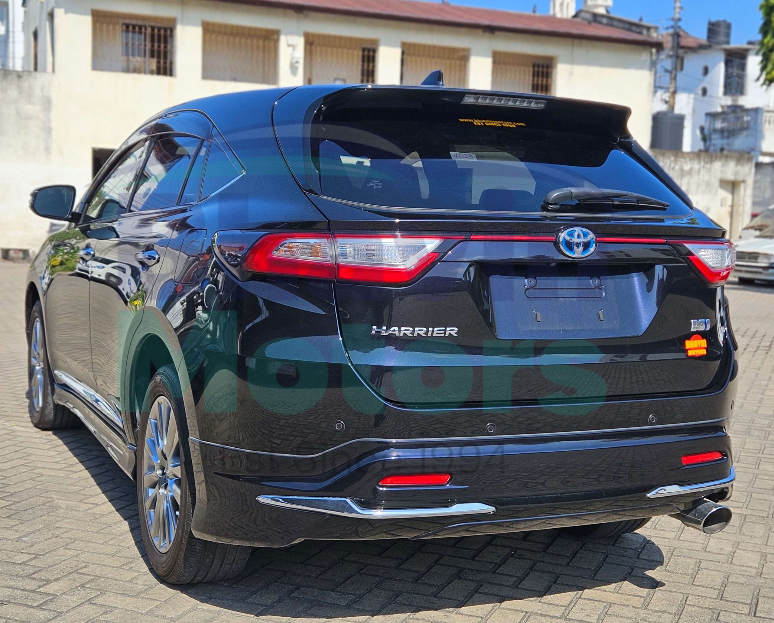 GridArt_20250915_163705200