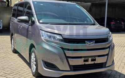 4045 Toyota Noah Hybrid