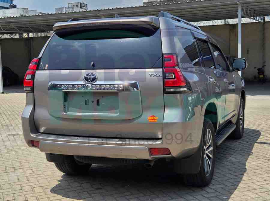 GridArt_20251121_204525121