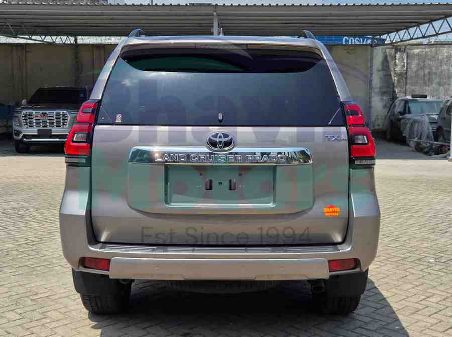 GridArt_20251121_204543399