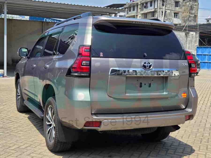 GridArt_20251121_204558763