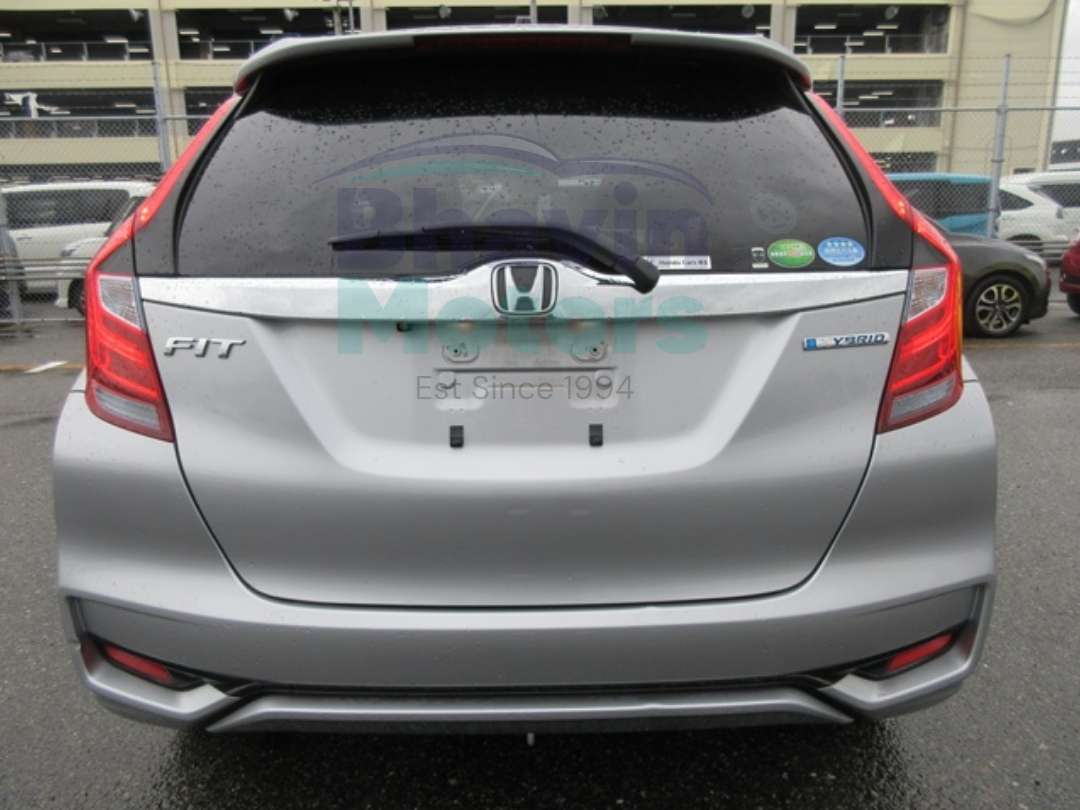 GridArt_20250328_103353798