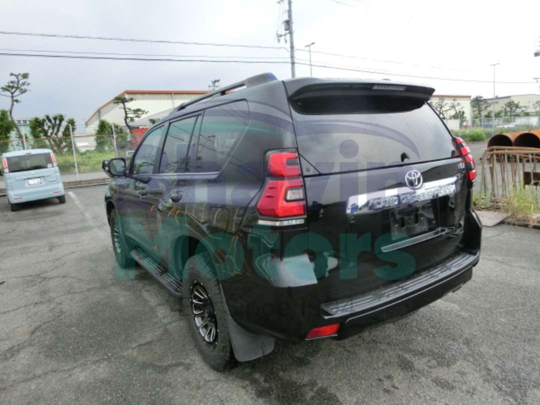 GridArt_20250624_173542091