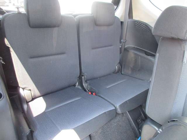 18 SientaHV(303)black-09