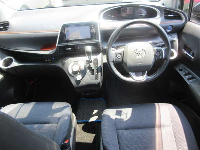 18 SientaHV(303)black-11