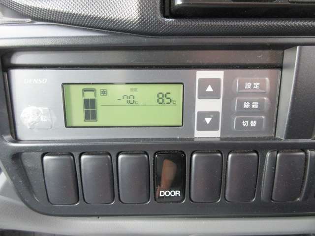 19 Dyna Truck(245)white-11