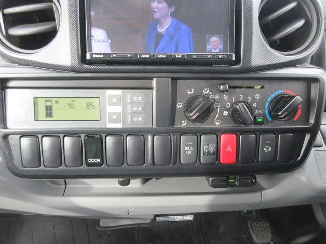 19 Dyna Truck(245)white-24