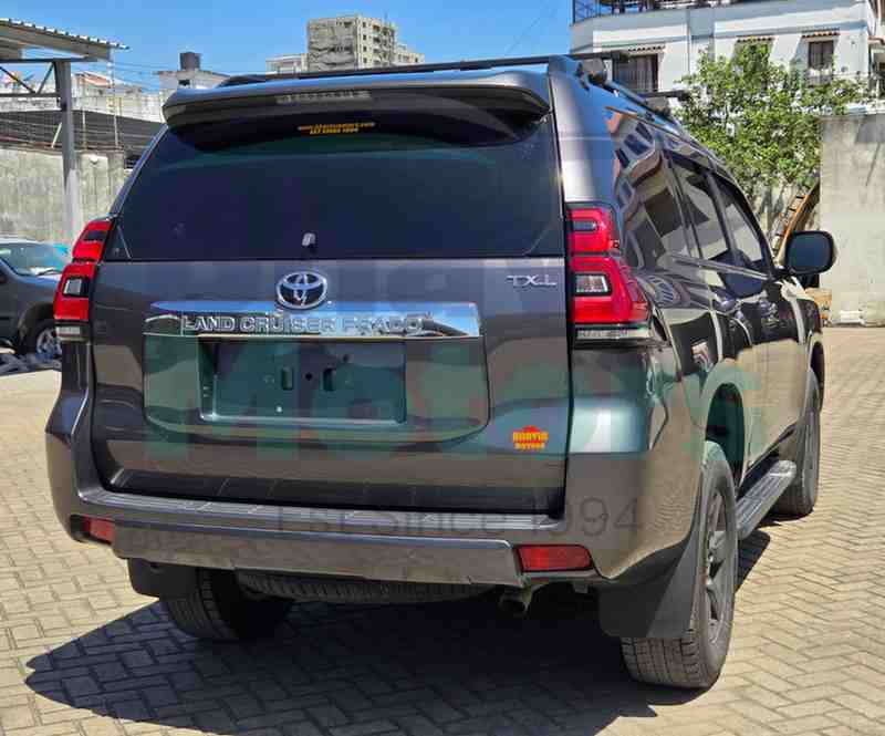 GridArt_20251216_164247161