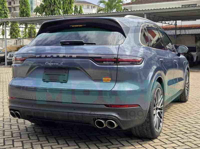 GridArt_20251221_092440711