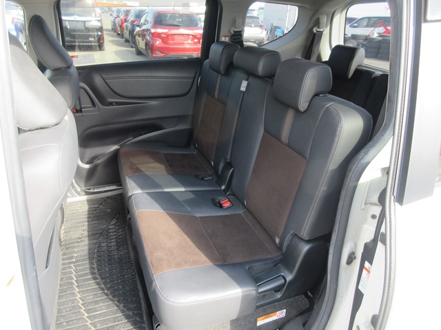 19 Sienta(371)pearl-07