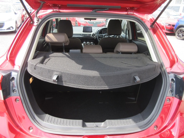 20 Mazda2(584)red-09