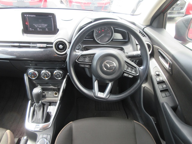 20 Mazda2(584)red-10