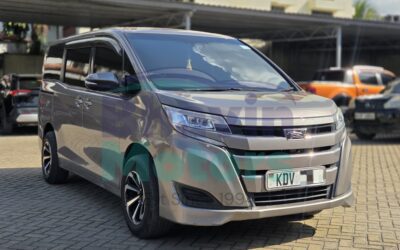 Toyota Noah (KDV)
