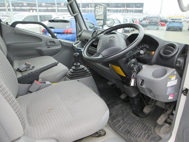 19 Dyna Truck(797)white-16