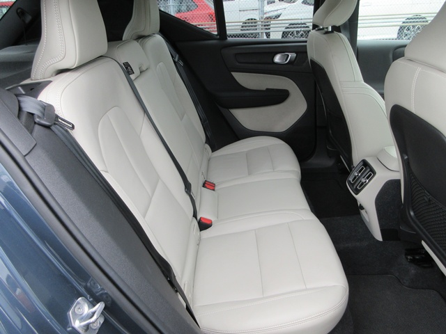 19 XC40(886)blue-08