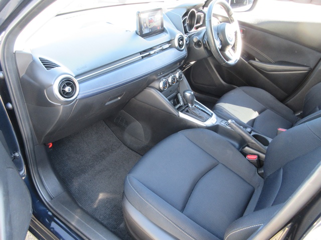 19 Mazda2(647)blue-05