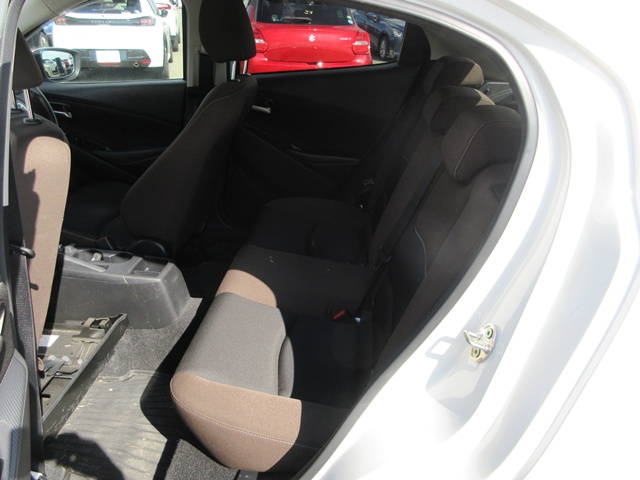 20 Mazda2(342)pearl-07