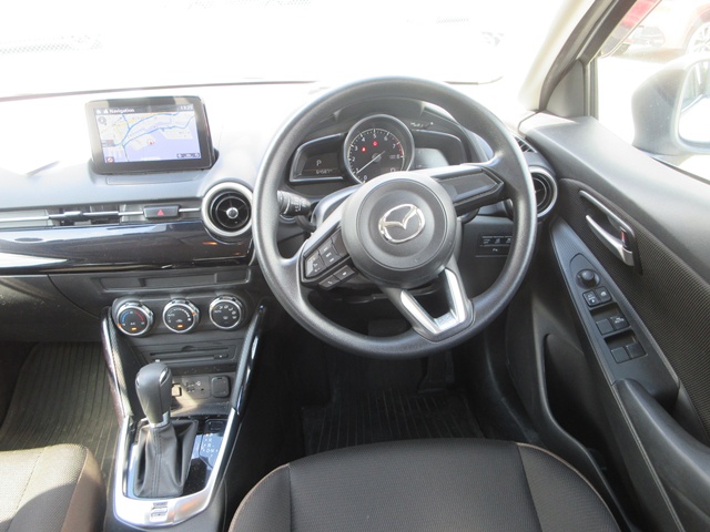 20 Mazda2(342)pearl-09