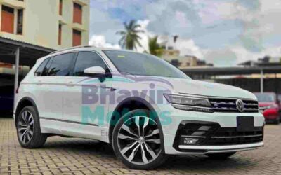 4220 Volkswagen Tiguan R-LINE